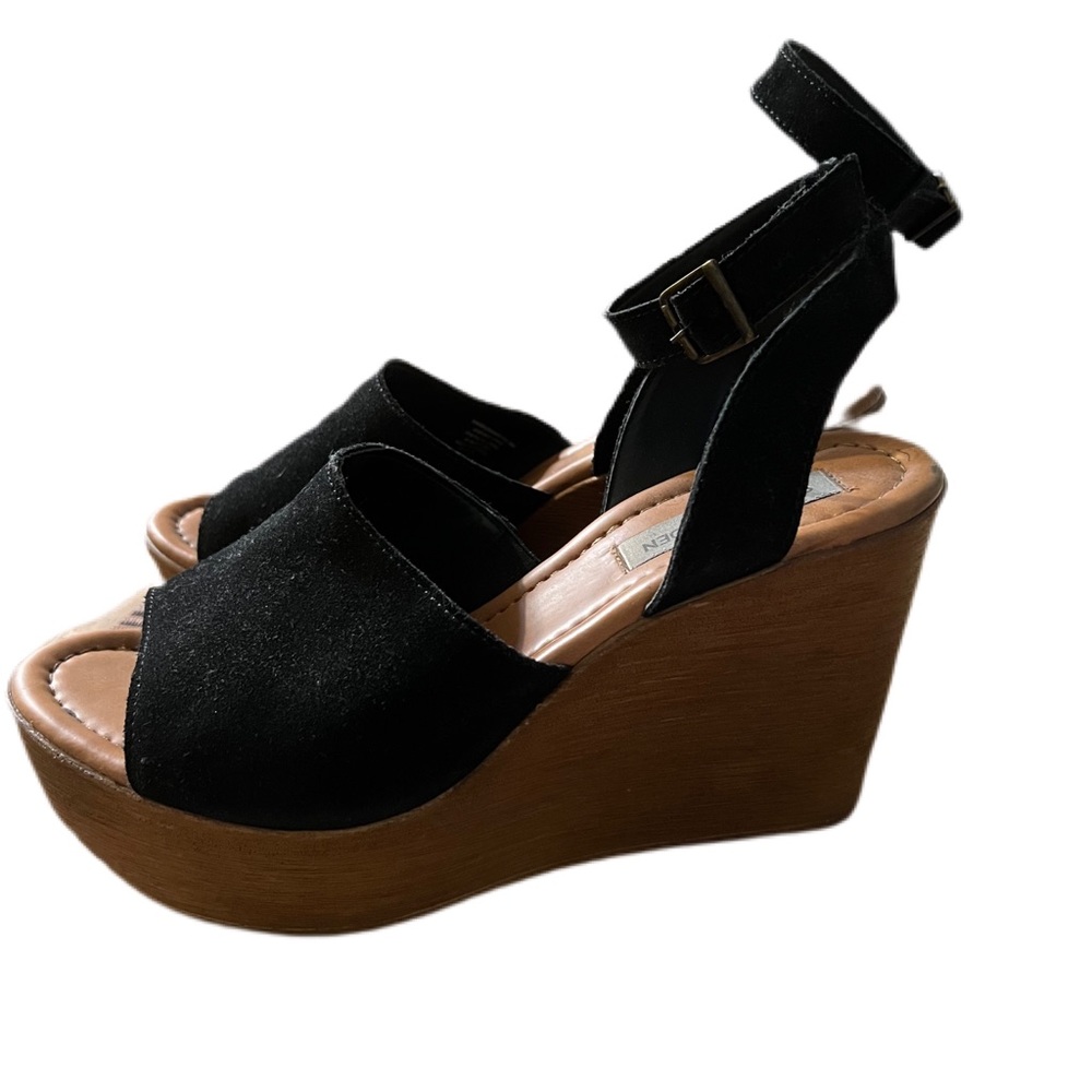 Black Steve Madden wedge size 9.
